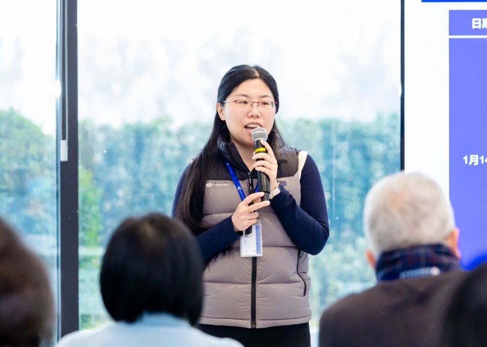 Wang presenting at a special training course on pharmaceutical crystal form research, co-hosted by XJTLU and Crystal Pharmatech